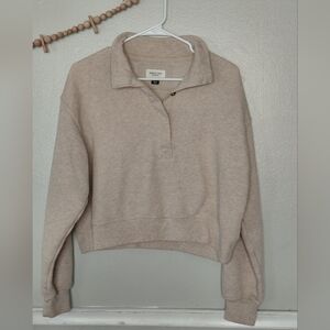 American Eagle AEO Oatmeal Cream Button Collared Cropped Pullover Sweatshirt